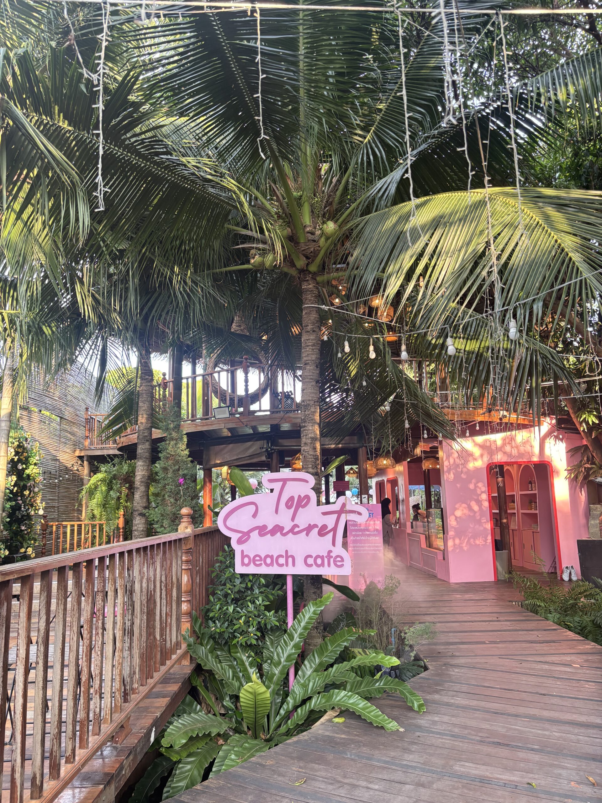 Top Seacret Beach Cafe