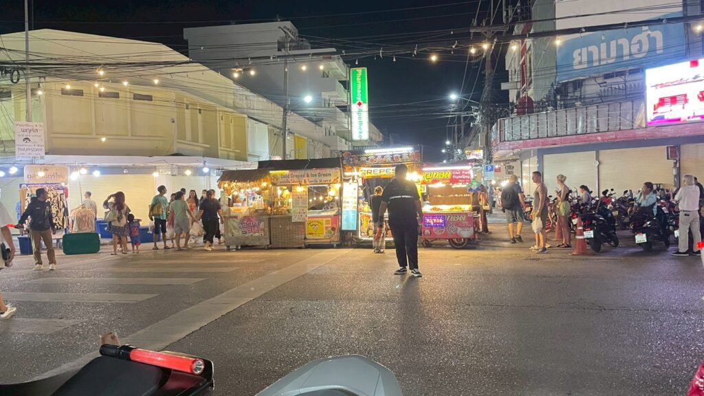 ตลาดโต้รุ่ง (4)